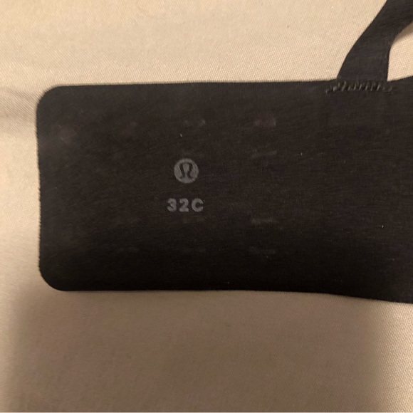 Lululemon Bra in Perfect Condition - Picture 3 of 4